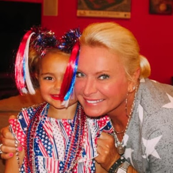 Meet your Posher, Suzanne - Picture 1 of 1